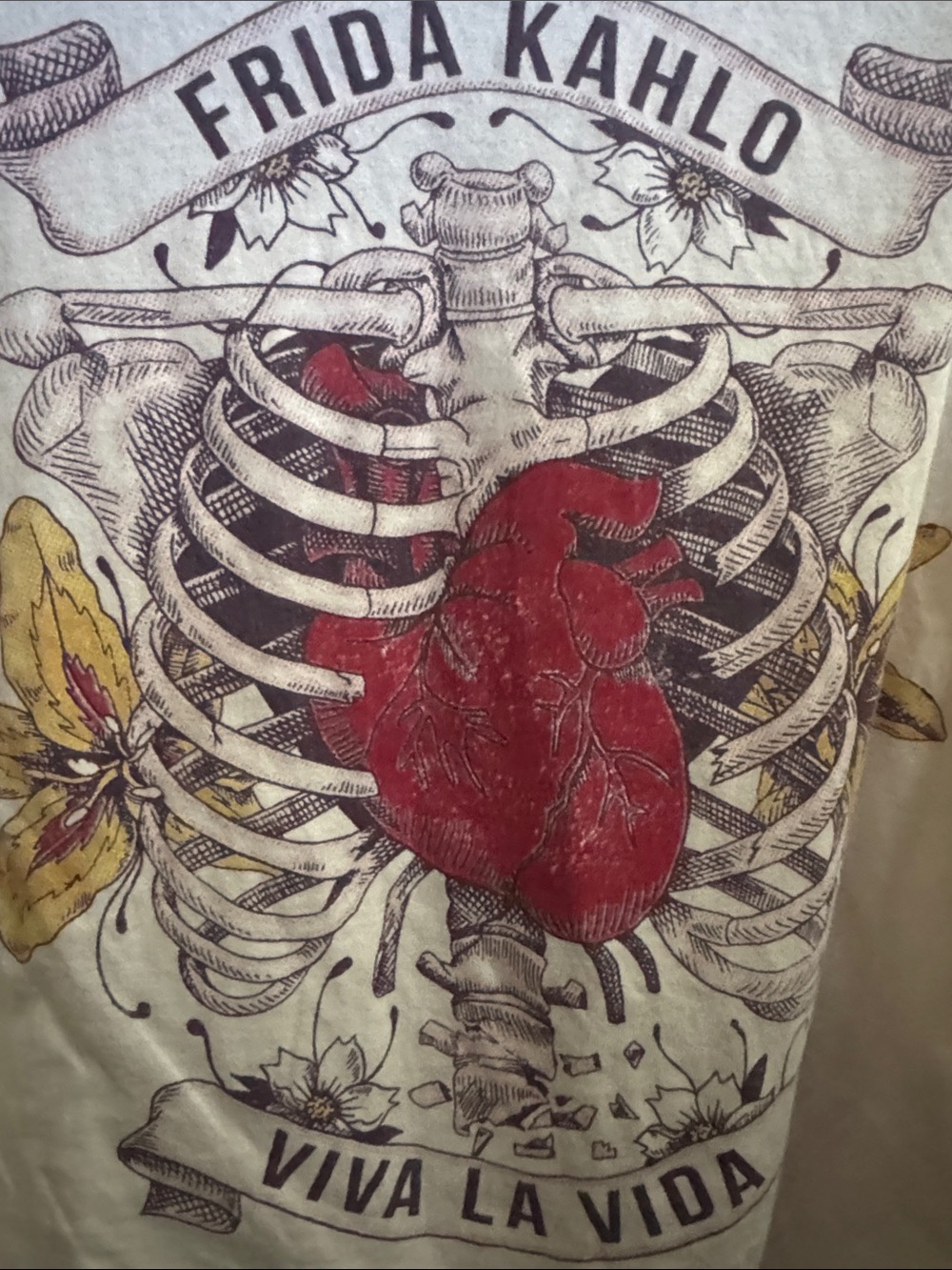 Frida Kahlo White Graphic Tee - Viva La Vida Ribcage Heart Design - Picture 3 of 3